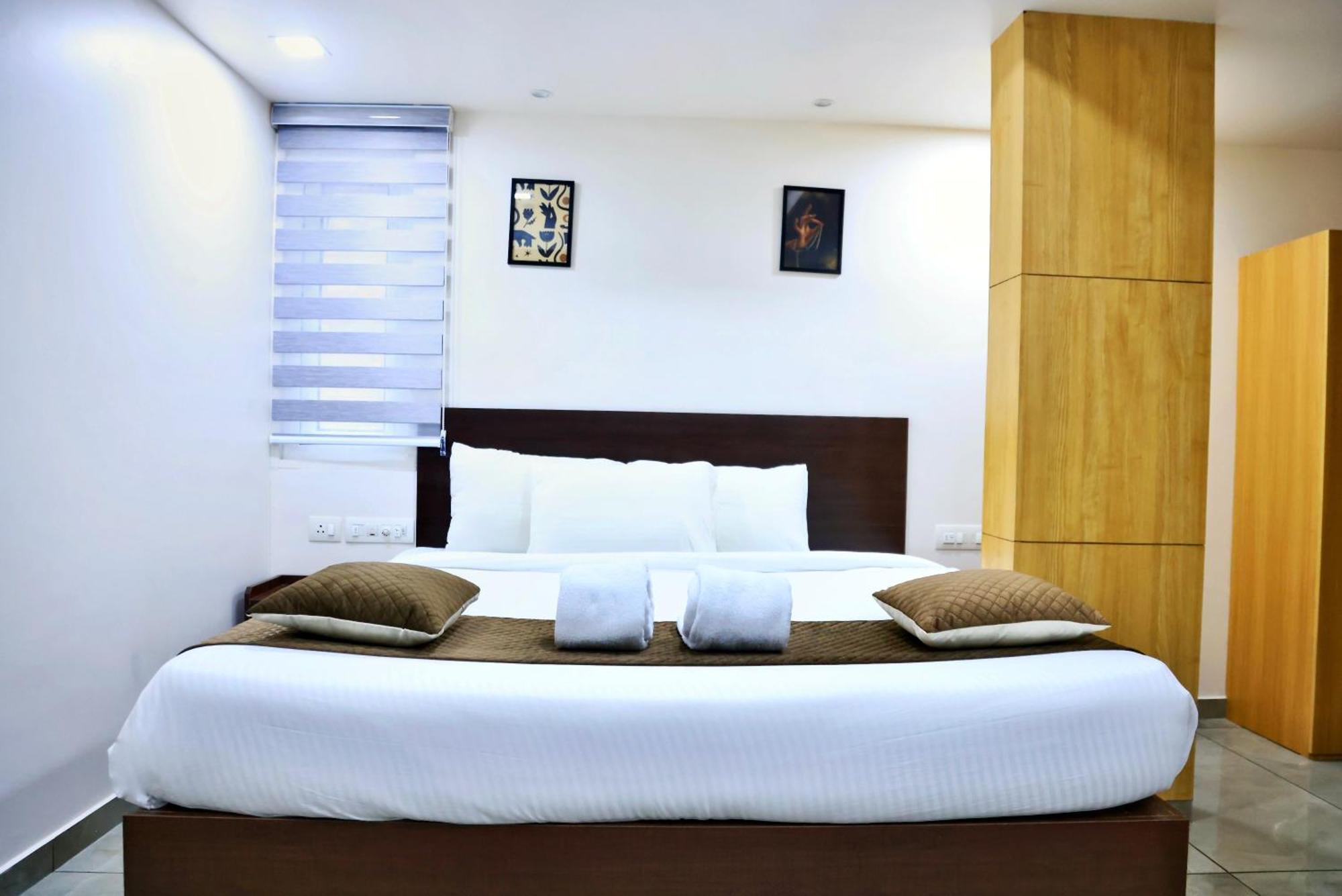 Reach Inn Kochi Exteriör bild